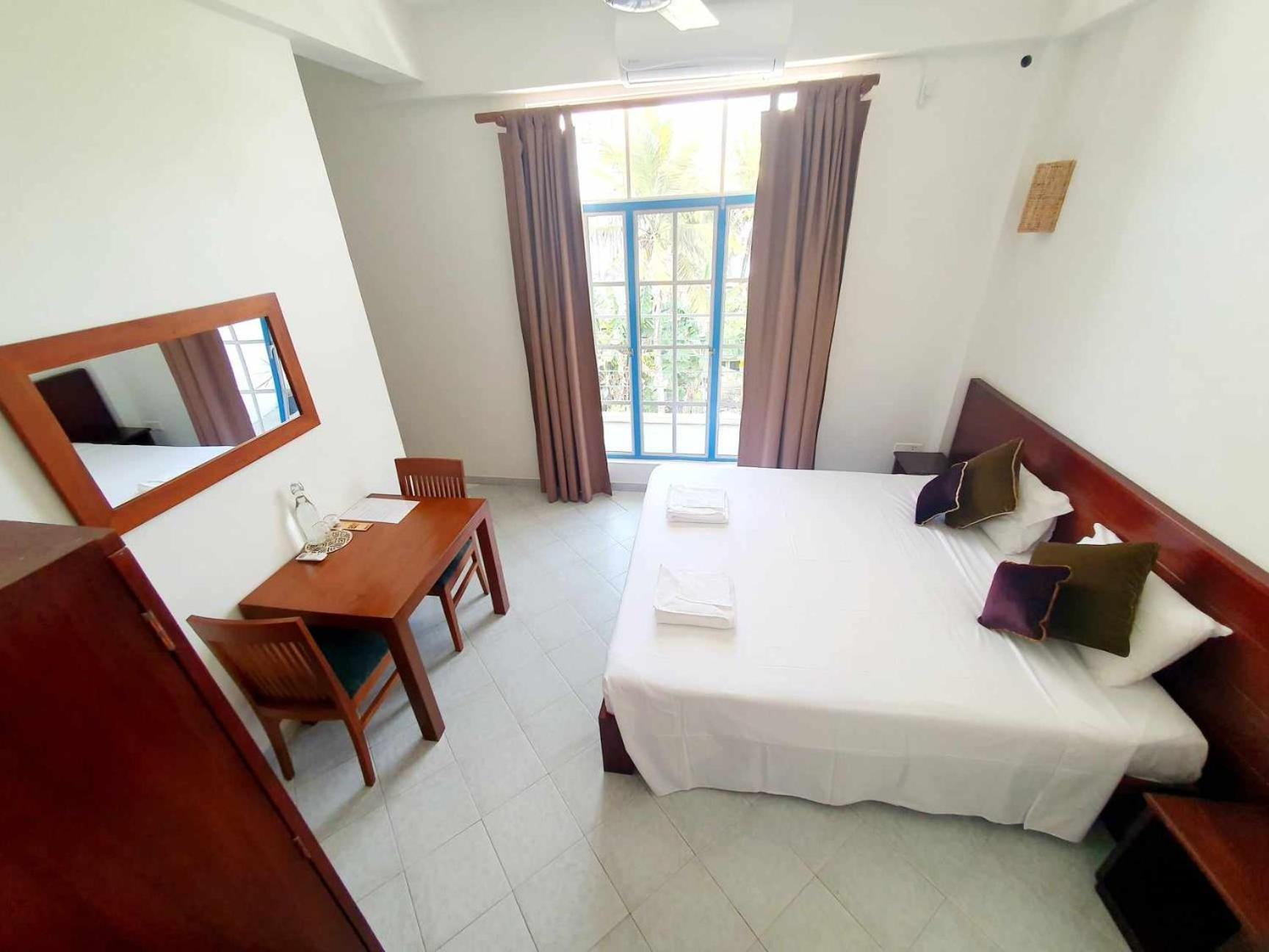 Mountbaylk Hotel Dehiwala-Mount Lavinia Exterior photo