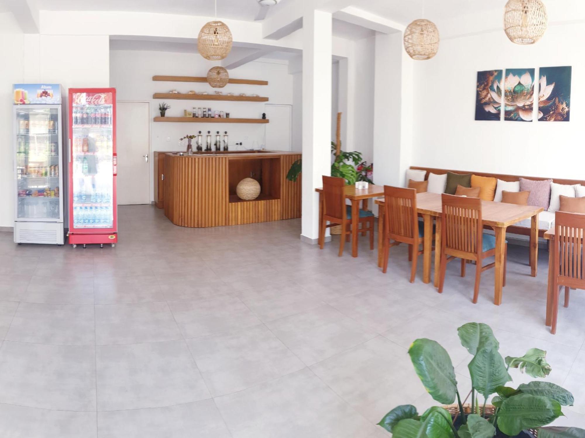 Mountbaylk Hotel Dehiwala-Mount Lavinia Exterior photo