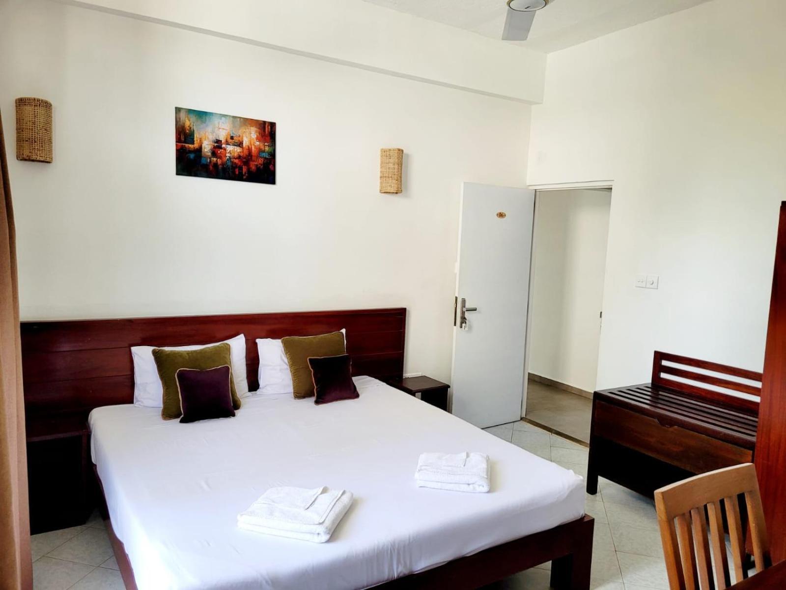 Mountbaylk Hotel Dehiwala-Mount Lavinia Exterior photo
